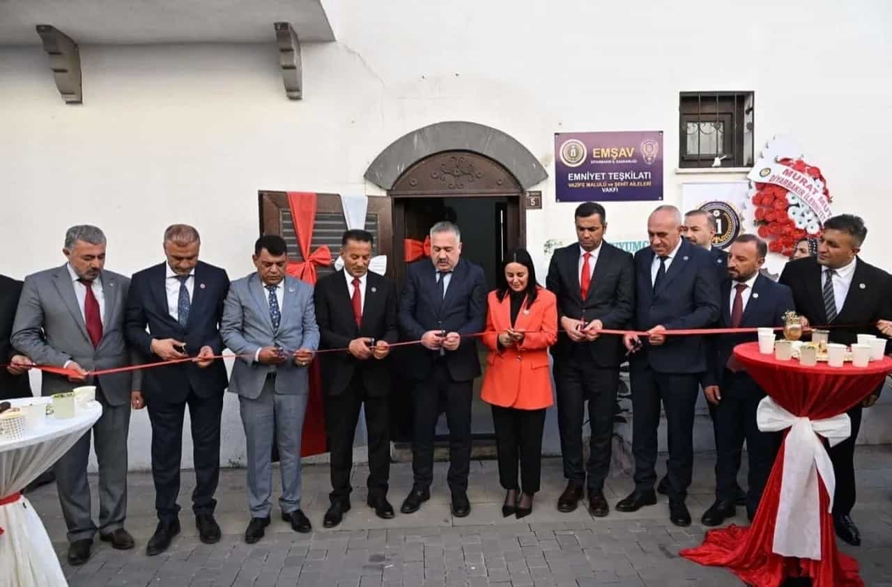 Vakfın EMŞAV binası Diyarbakır'da törenle açıldı