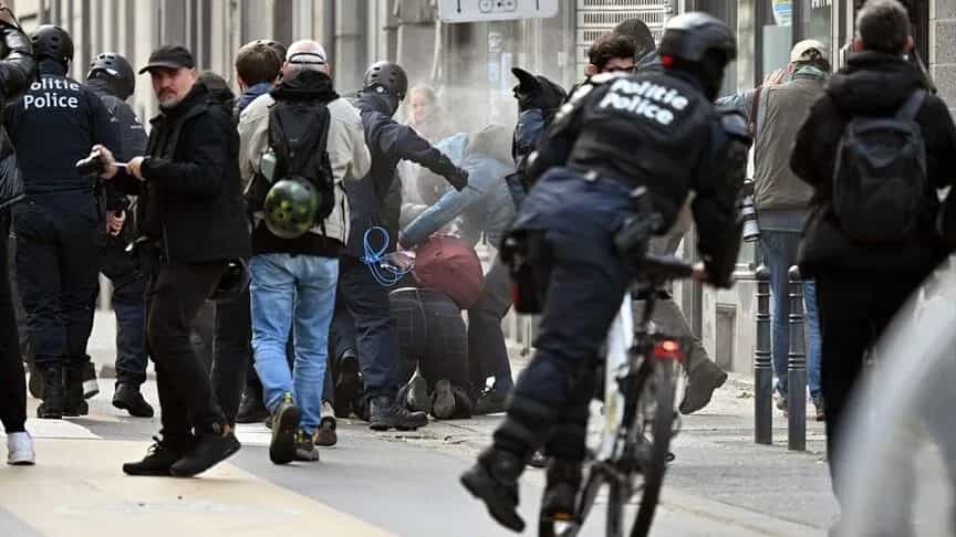 Belçika’da hükümet karşıtı gösteriye polis müdahalesi