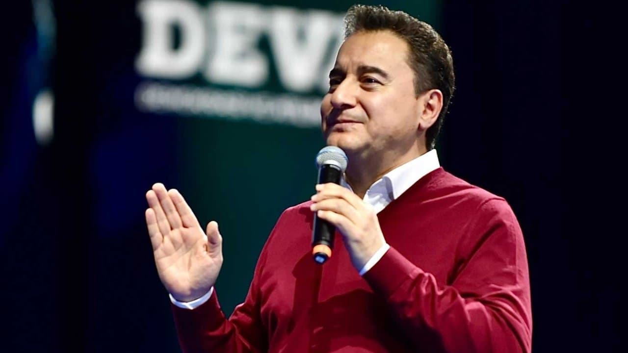 Ali Babacan’dan iktidar ve muhalefete yolsuzluk çağrısı: “O meydanı kapatalım”