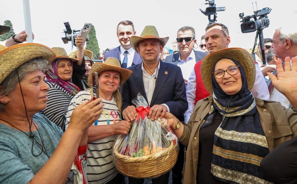 Özgür Özel'den Erdoğan'a çiftçi tepkisi: “Al ananı da git” sözlerini hatırlattı