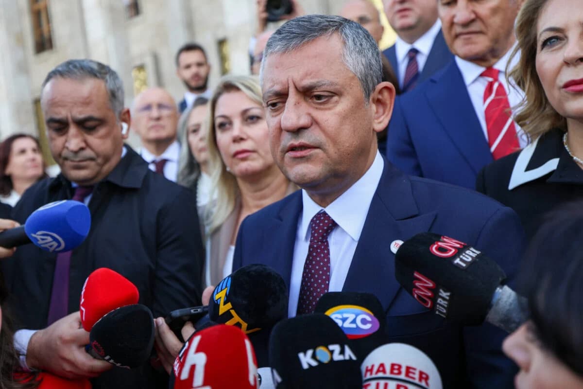 Özel'den Mudanya'da demokrasi mesajı: “Demokratlık seçimi kaybettiğiniz akşam belli olur”