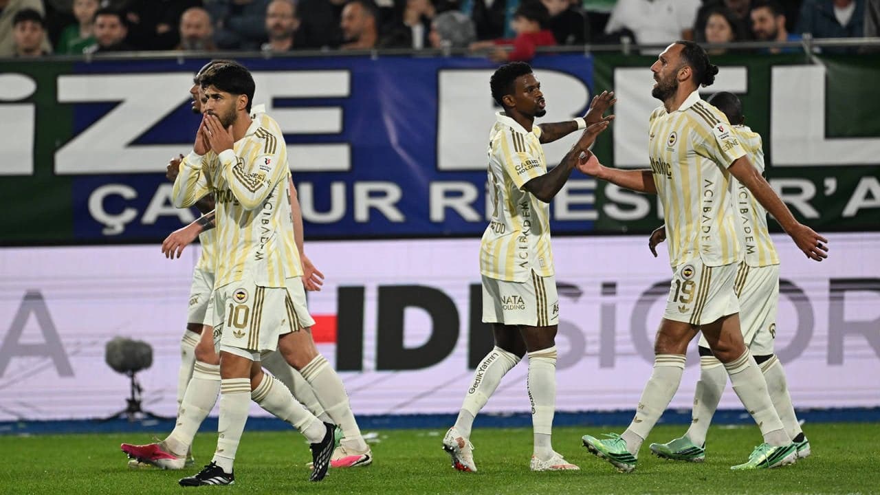 Fenerbahçe Rize deplasmanında şov yaptı! Son dakikalarda farkı açtı