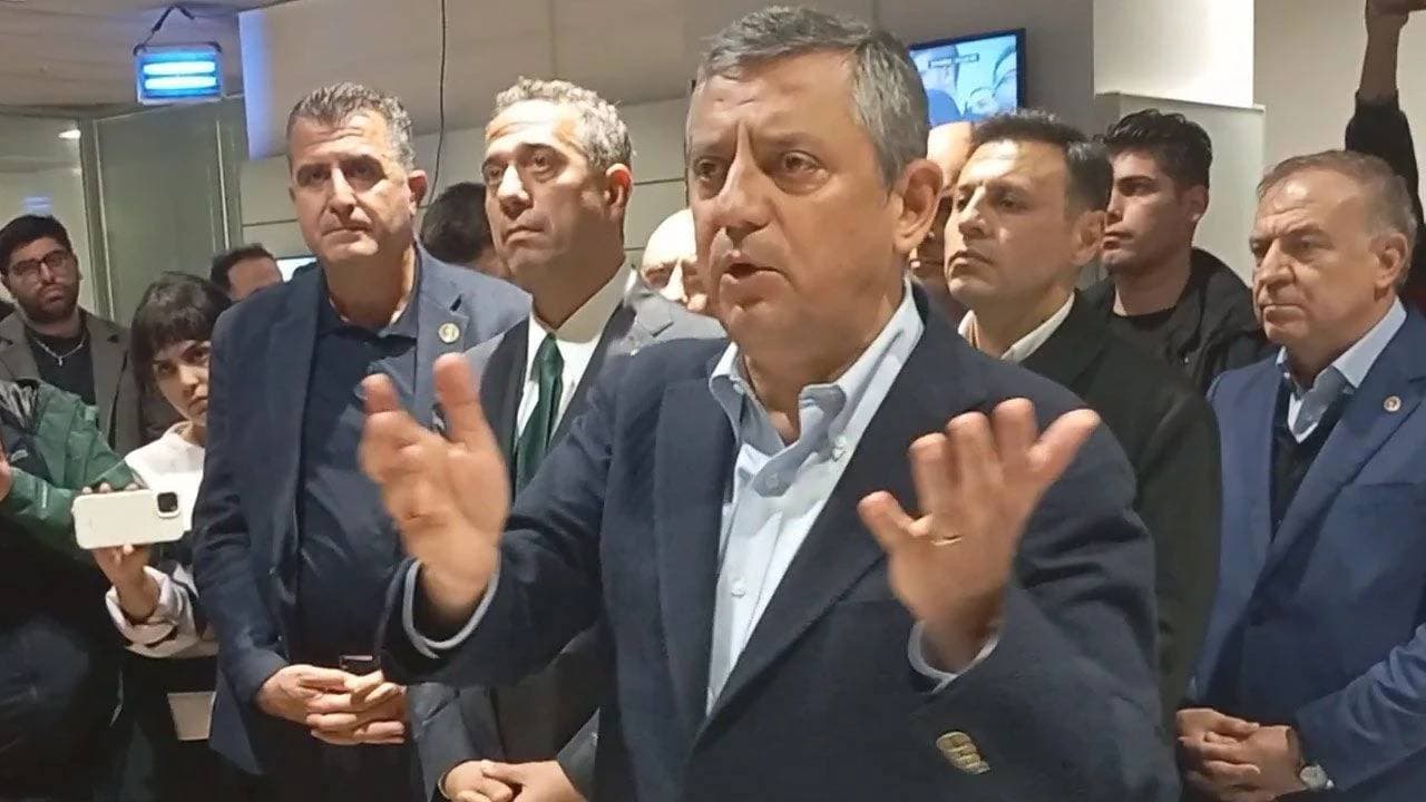 Özgür Özel kayyum atanan Halk TV'yi ziyaret etti: "Mesele Halk TV'yi susturmak"
