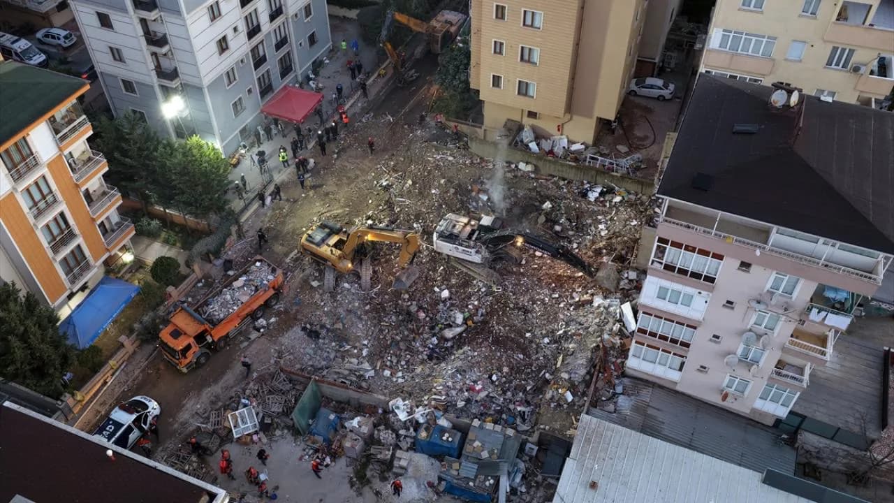 Maltepe’de çöken bina ve çevresi TOKİ ile dönüştürülecek