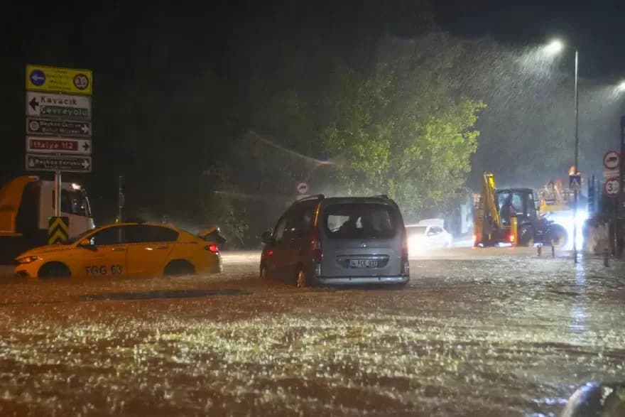 İstanbul’da sağanak için 2 bin 518 ihbar geldi