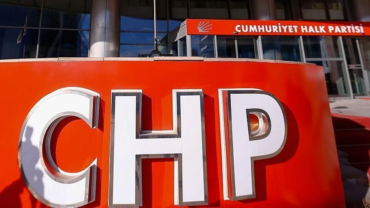 CHP’de 48 kişi ihraç edildi