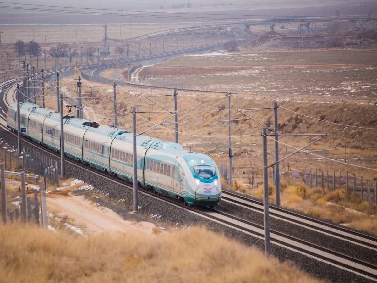 Bakan Uraloğlu: “Demir yolu hattımızı 14 bin 913 kilometreye ulaştırmayı planlıyoruz”
