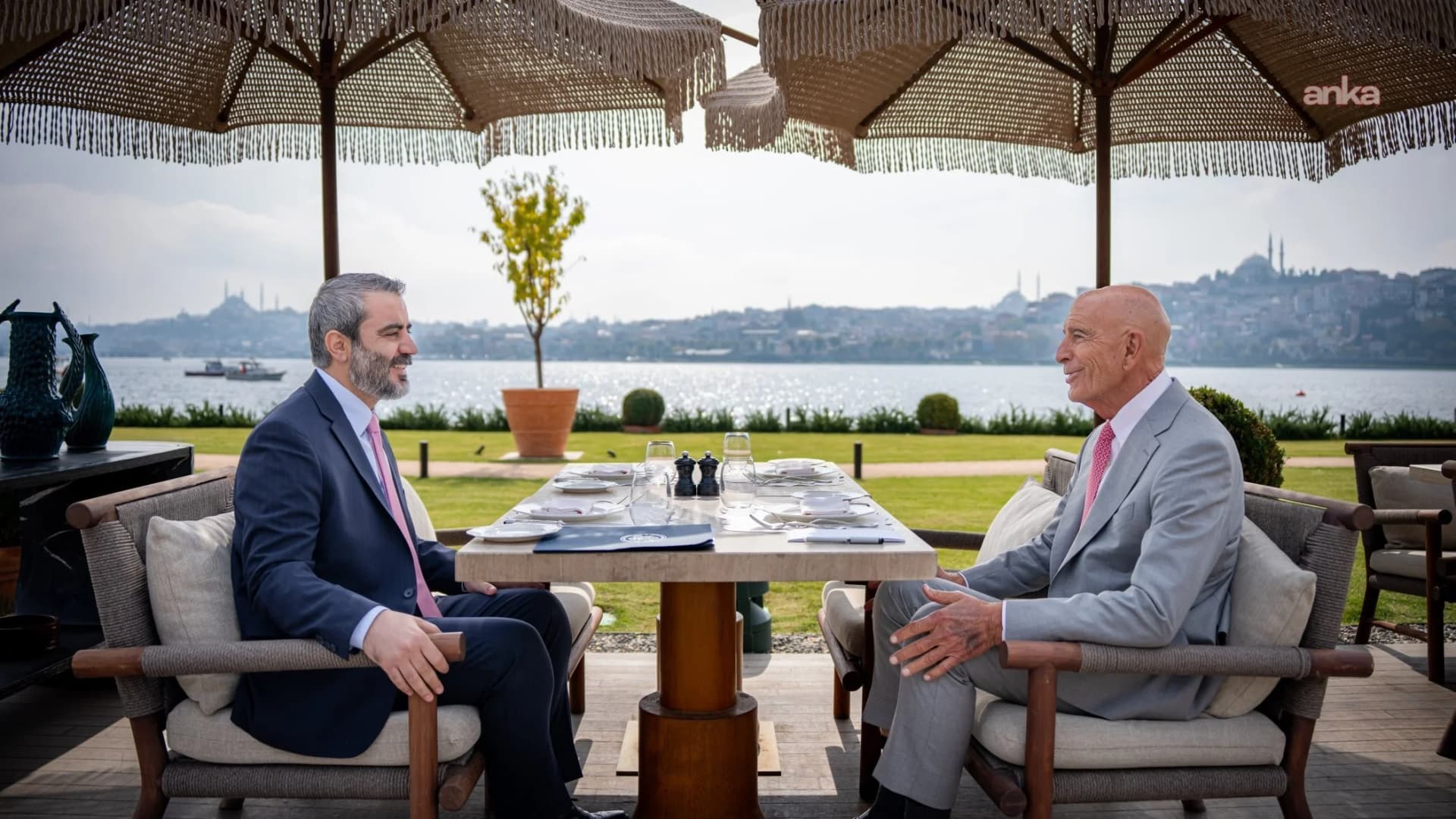 ABD’nin Ankara Büyükelçisi Tom Barrack, Suriye Dışişleri Bakanı Esad Hasan Şeybani ile görüştü