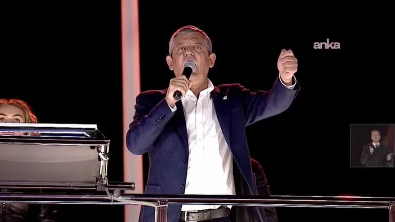 Özgür Özel'den CHP'ye Halk TV eleştirisi: Muhalefetten görünenler bu meydanda muhalefetle olamıyor