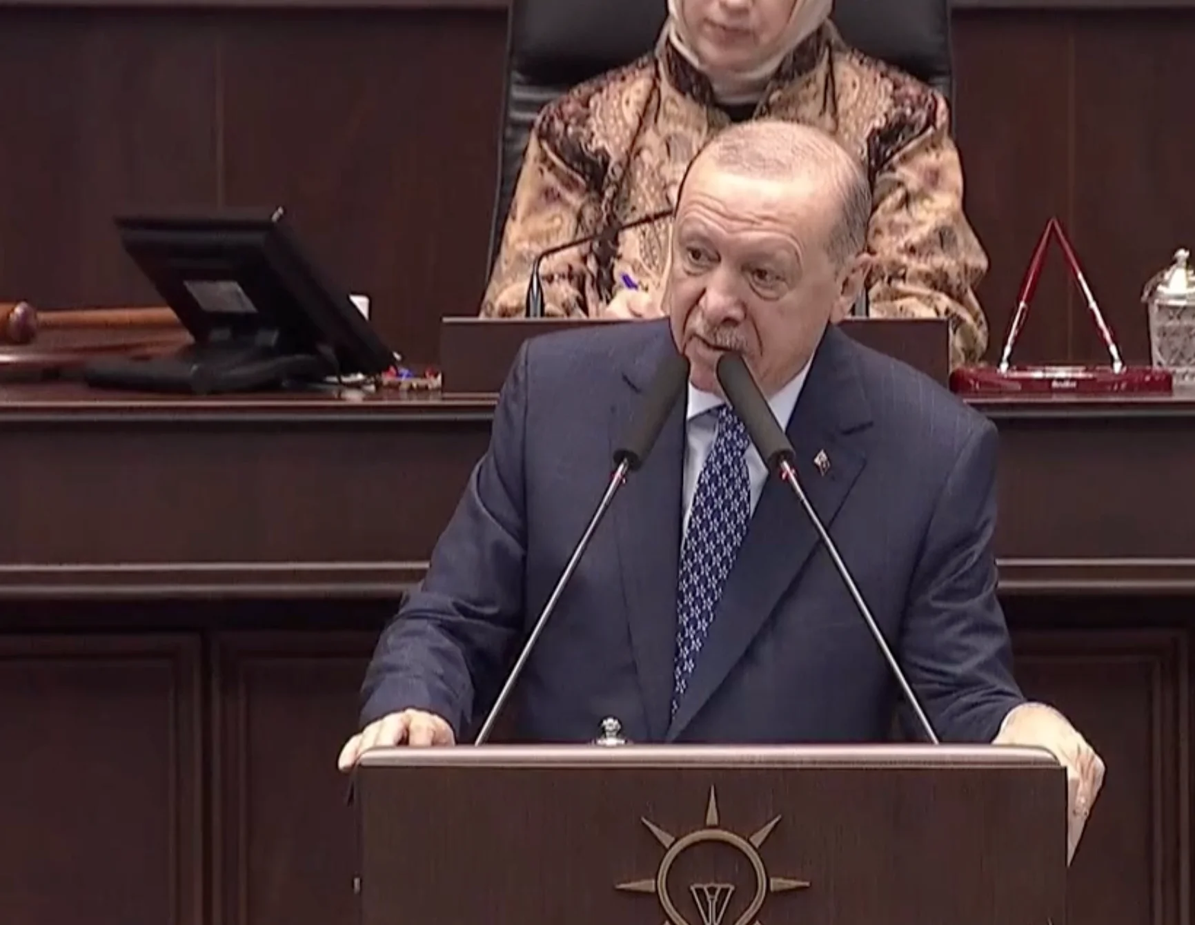 Erdoğan: Milletin malına el uzatmak ne kadar büyük bir suçsa, namuslu insanlara yolsuzluk ithamında bulunmak da suçtur