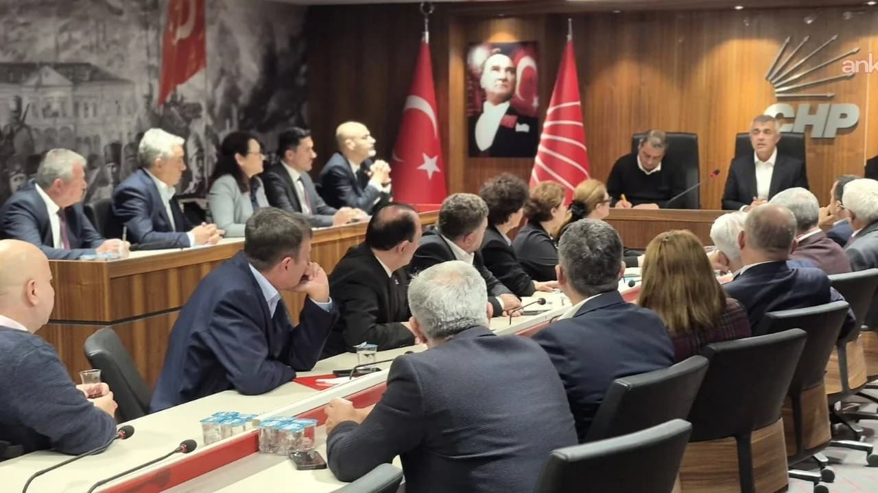 CHP İstanbul İl Başkanı Yüksel, partisinin ilçe başkanlarıyla bir araya geldi