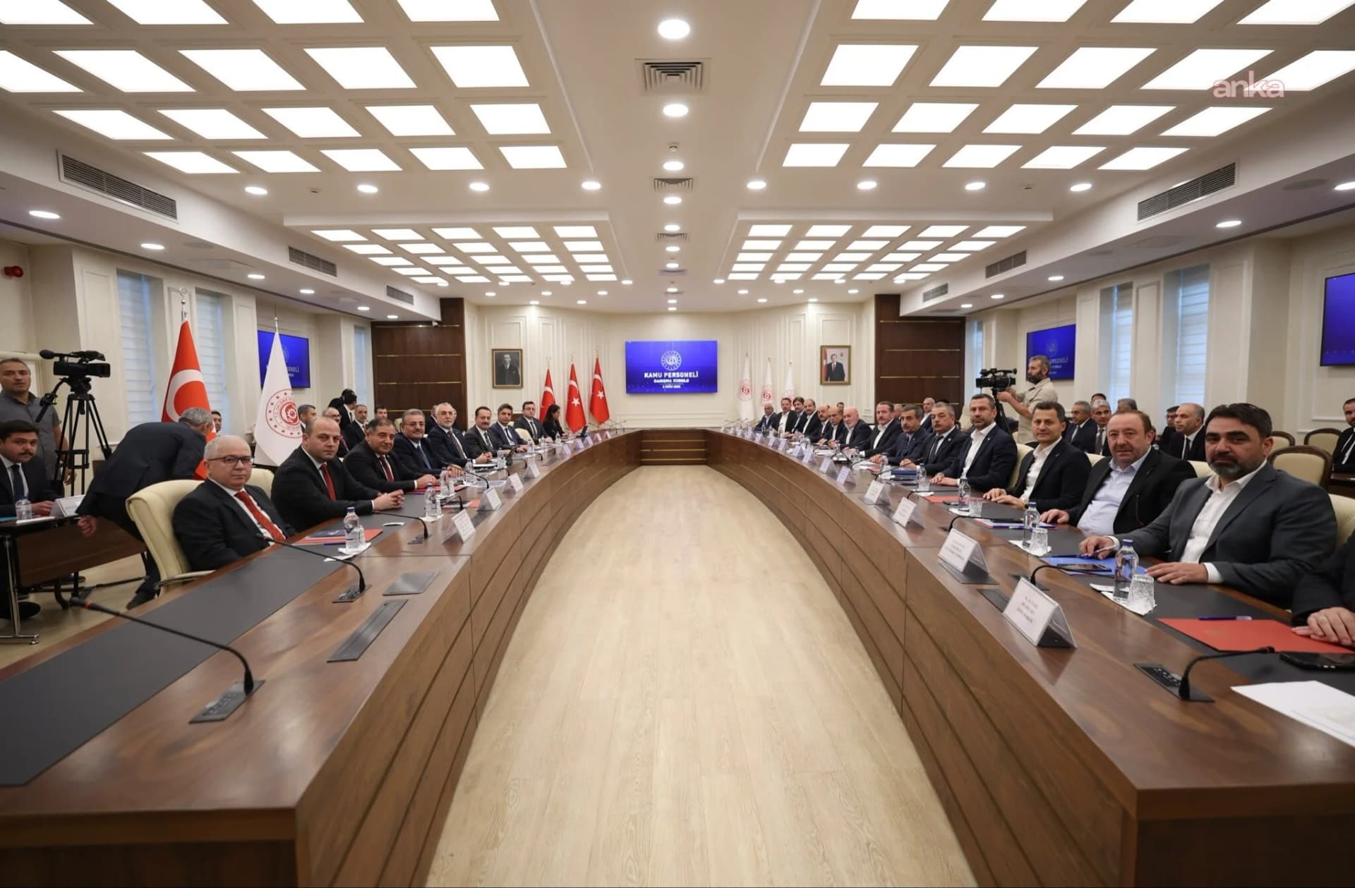 Kamu Personeli Danışma Kurulu Bakan Vedat Işıkhan başkanlığında toplandı