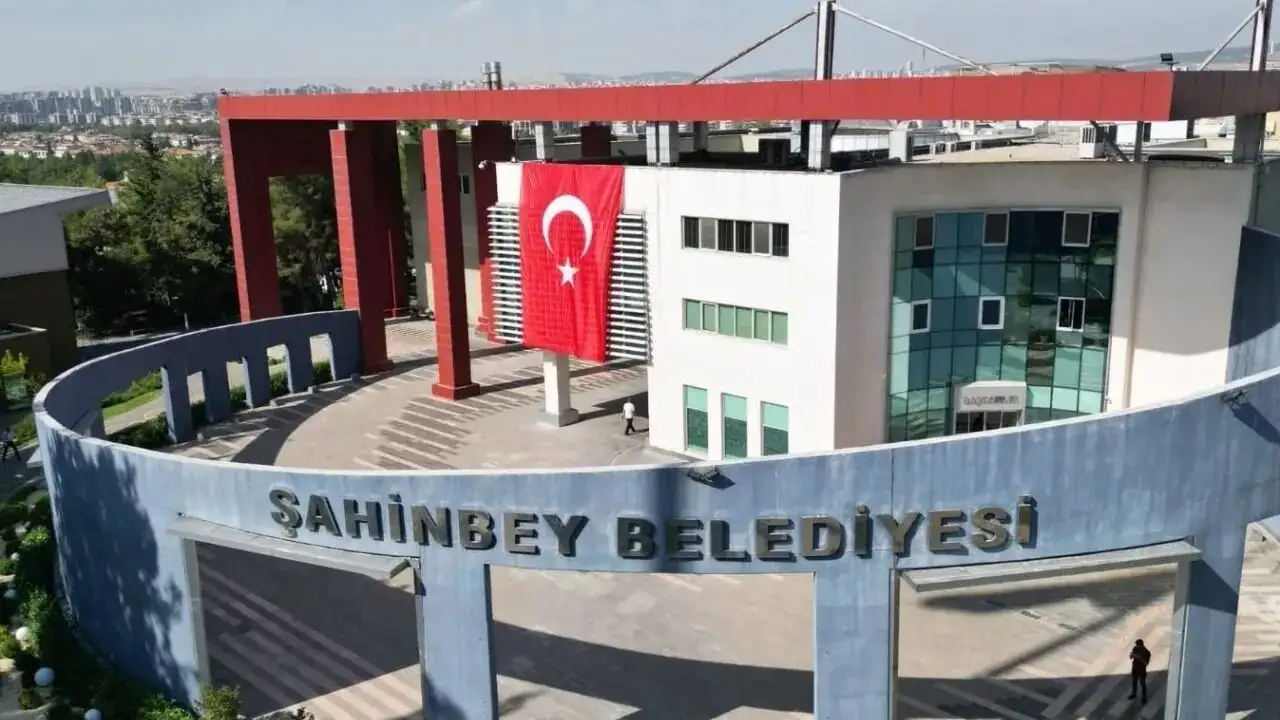 AK Partili Şahinbey Belediyesi'nden depremzedeye icra