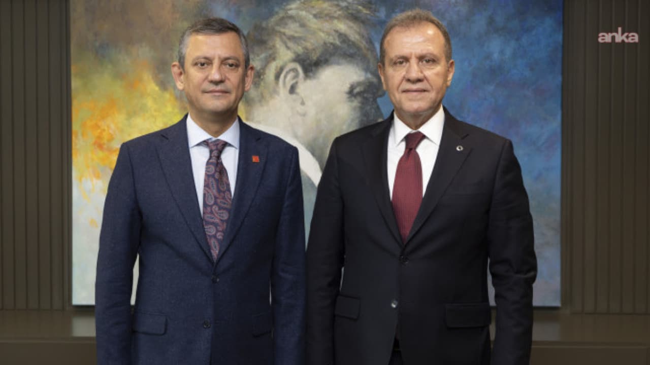 Özgür Özel, tutuklu Mersin Büyükşehir Belediye Başkanı Vahap Seçer'i ziyaret etti
