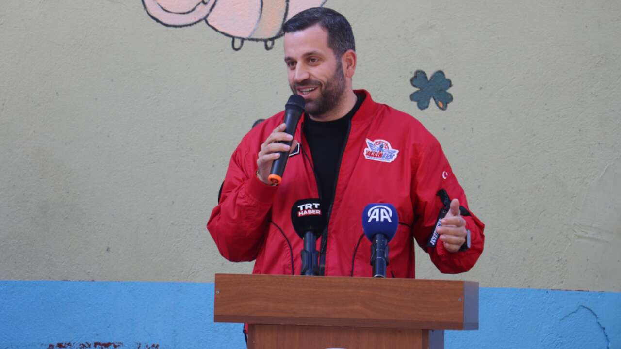 Serdar Orhan kimdir?