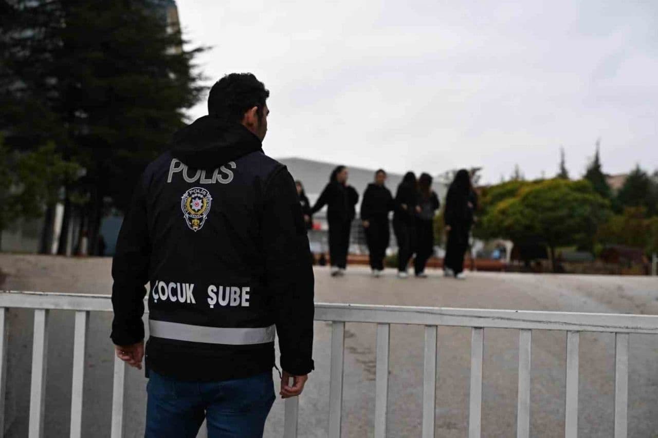 Okul saatleriyle sınırlı kalmayan uygulama: Bilecik'te gün boyu okul çevresi denetimi
