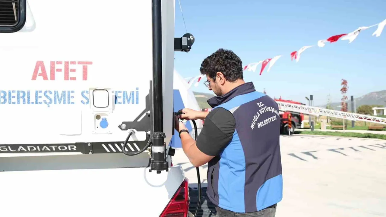 Muğla'da afet anında iletişimi sürdürecek taşınabilir mobil haberleşme sistemi hazır