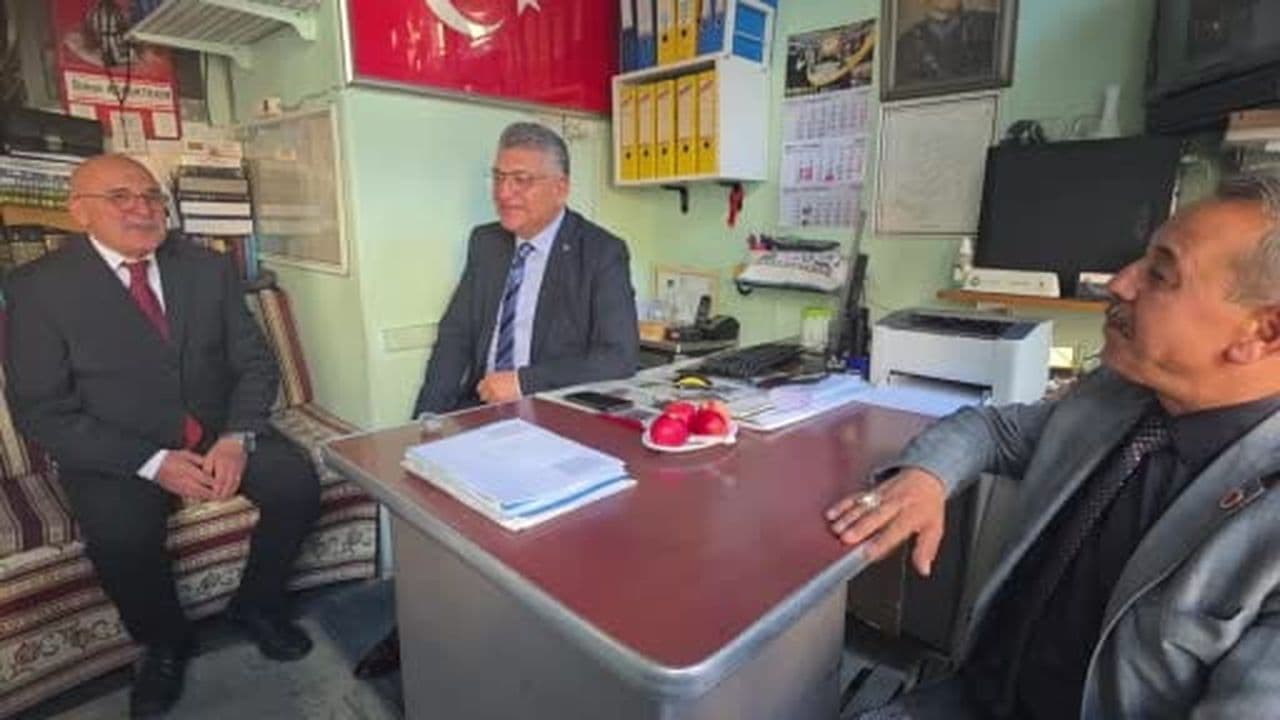 Kütahya’da 43 yıldır muhtarlık yapan Can Sınay’a anlamlı ziyaret