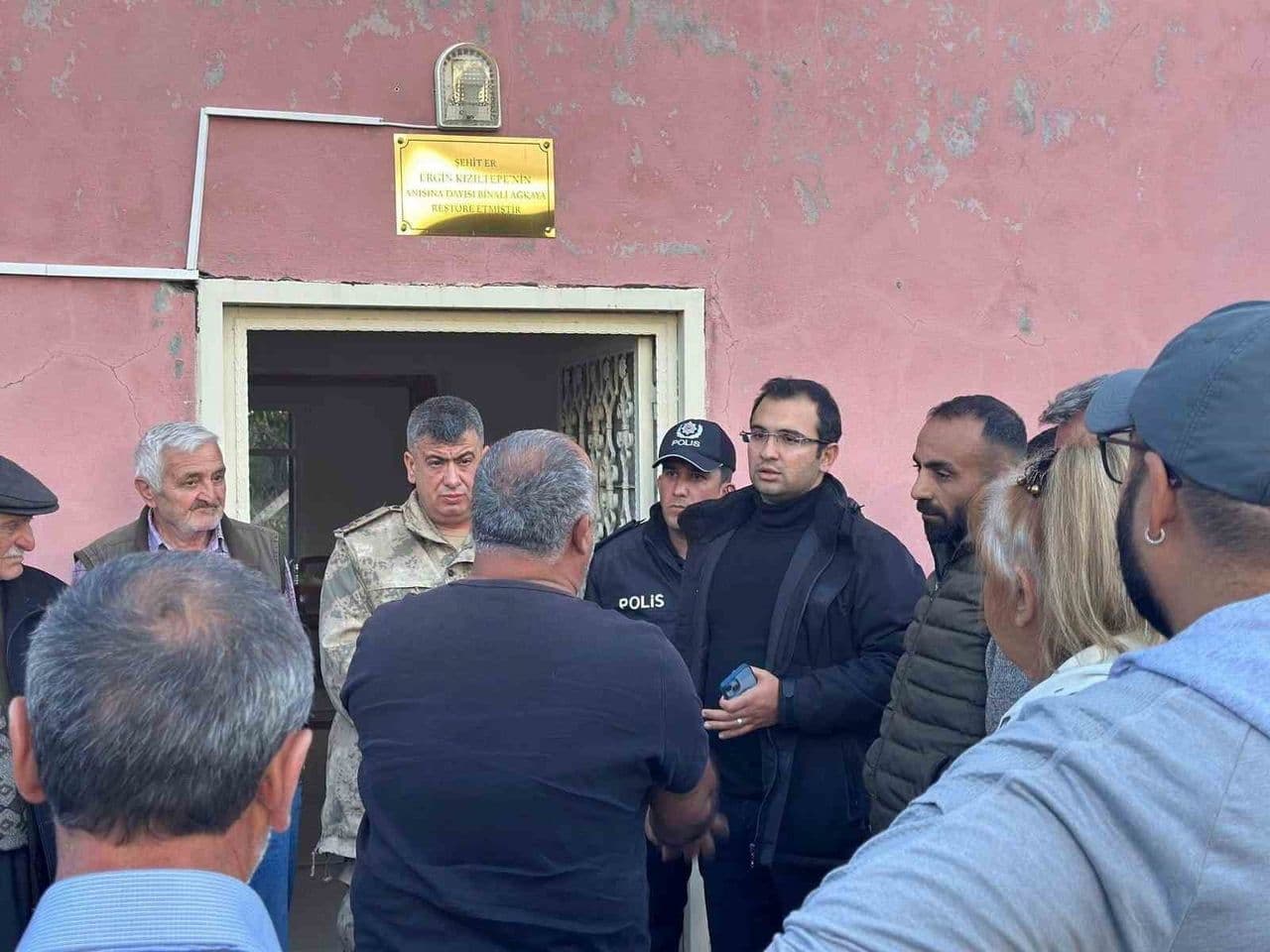 Refahiye kaymakamı sahada: köy ve mezralarda vatandaşlarla buluştu