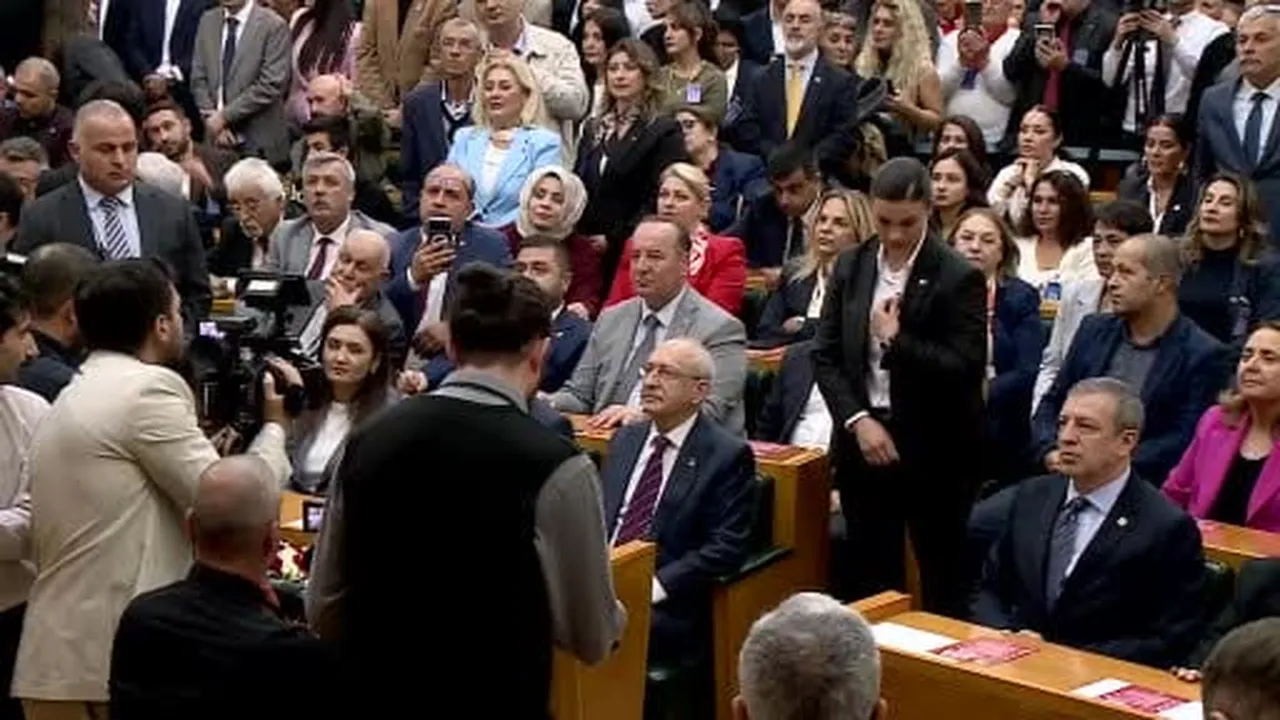 Kılıçdaroğlu'ndan partiden AK Parti'ye geçen belediye başkanlarına ahlak eleştirisi