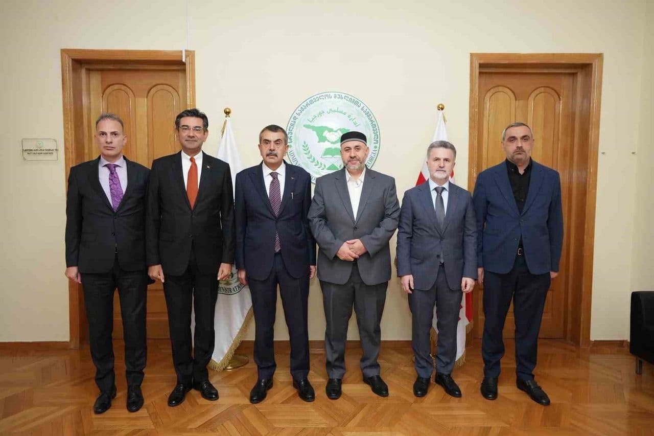 Tiflis'te dini kurumlarla temas: Tekin eğitim iş birliğine vurgu yaptı