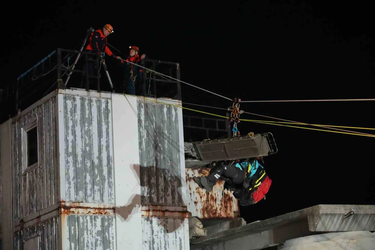 Bursa AFAD arama ve kurtarma ekipleri INSARAG standartlarıyla sahada onaylandı