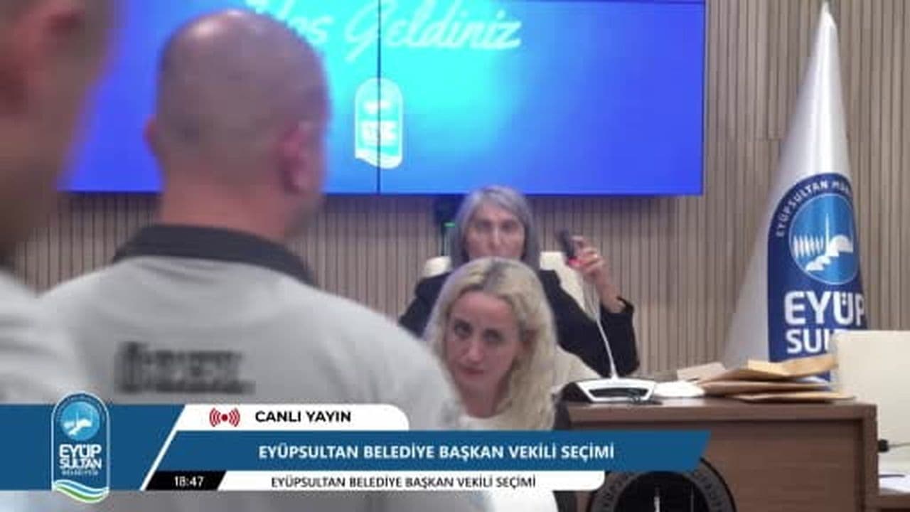 Eyüpsultan meclisi başkanvekilliğinde CHP'li Cafer Parlak seçildi