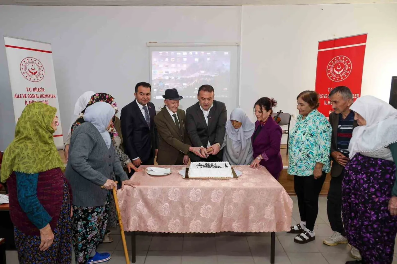 Bilecik'te huzurevi sakinlerine neşeli bir gün