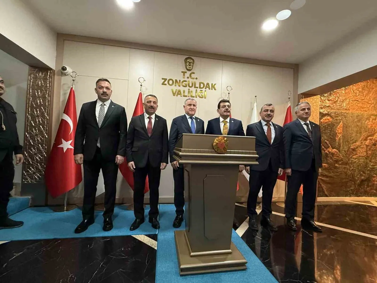 Bakan Bak Zonguldak programını valilik ve parti ziyaretleriyle sürdürdü