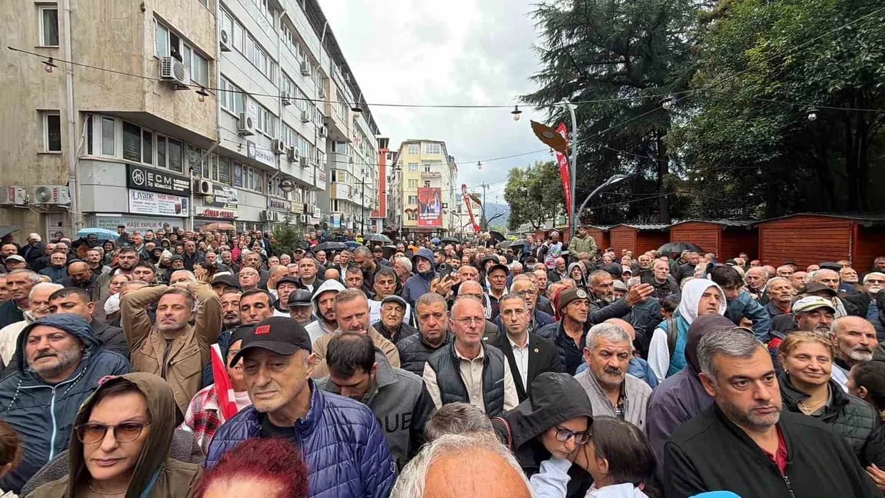 Üyelerin doğrudan seçeceği genel başkan vaadiyle Yeni Parti sahada