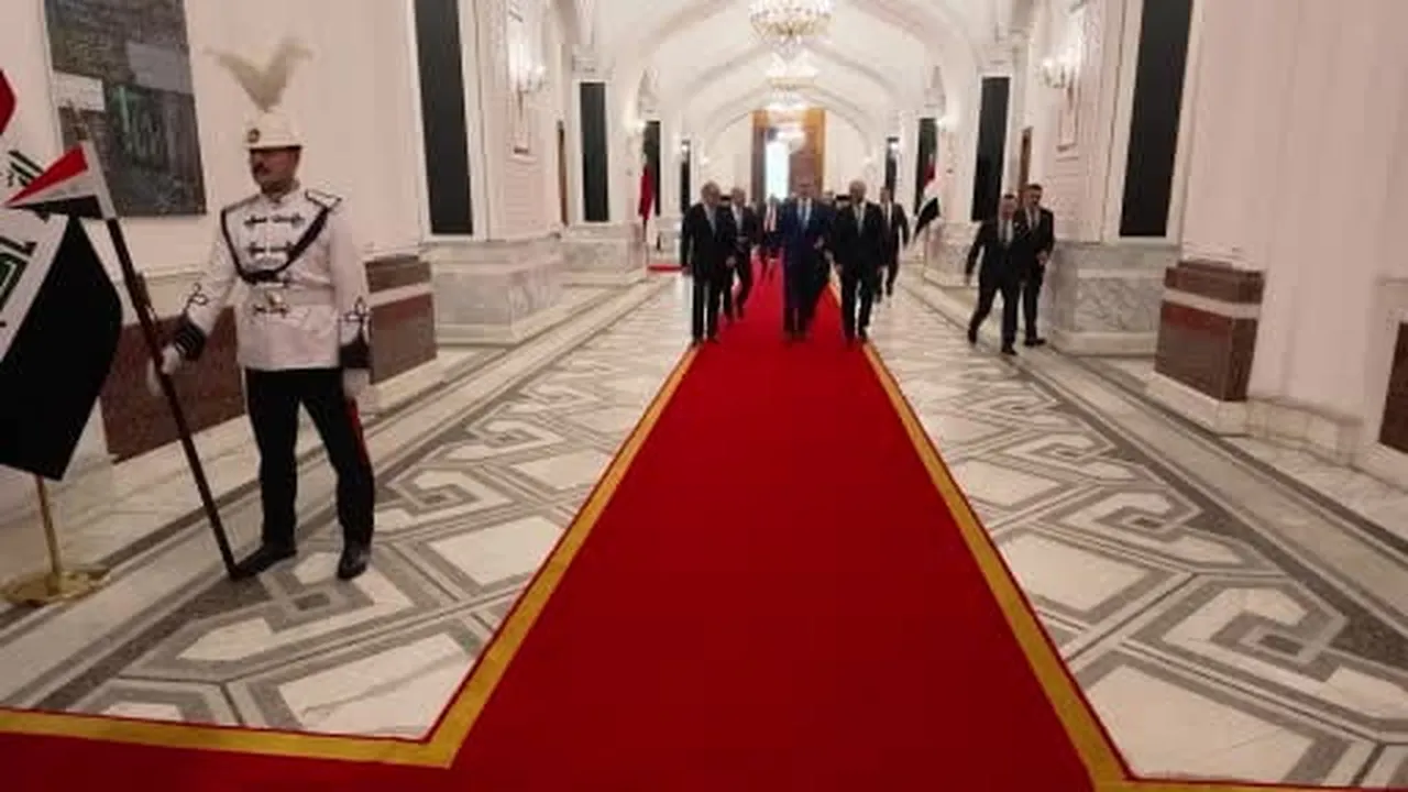Bağdat'ta temas trafiği: Dışişleri Bakanı Hakan Fidan Cumhurbaşkanı Nizar Amedi ile görüştü