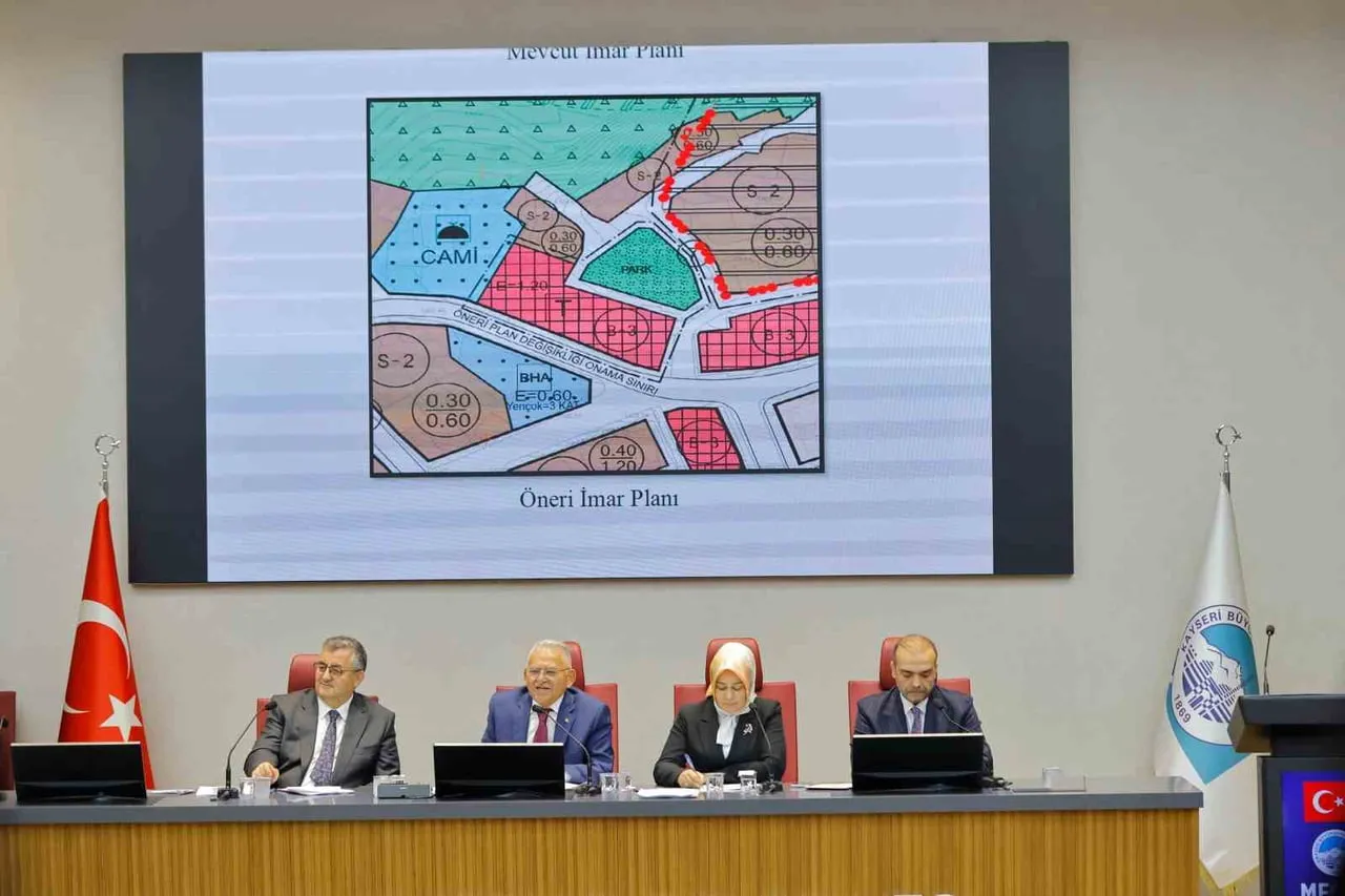 Kayseri meclisi 94 maddeyi karara bağladı: 6. aşama raylı sistem ve Anne Ulaşım Destek Kartı öne çıktı