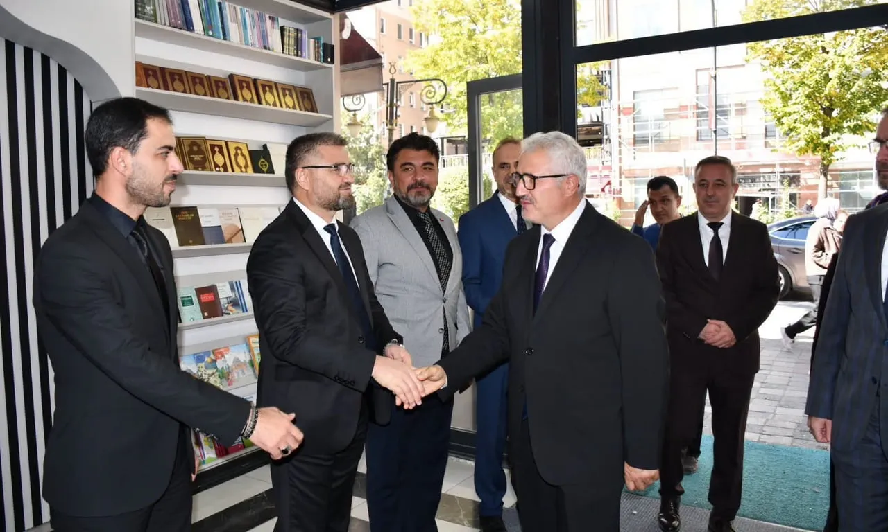 Kütahya il müftüsü Hasan İzmirli göreve başladı: gençlik, kültür ve iş birliğine vurgu