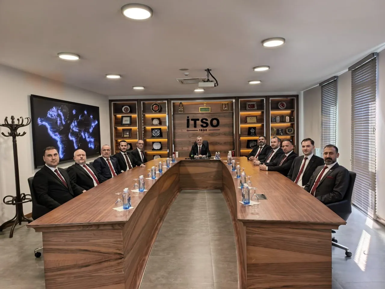 İTSO'da yüksek destek: Nedim İncebay 48 oyla başkanlığa yürüdü