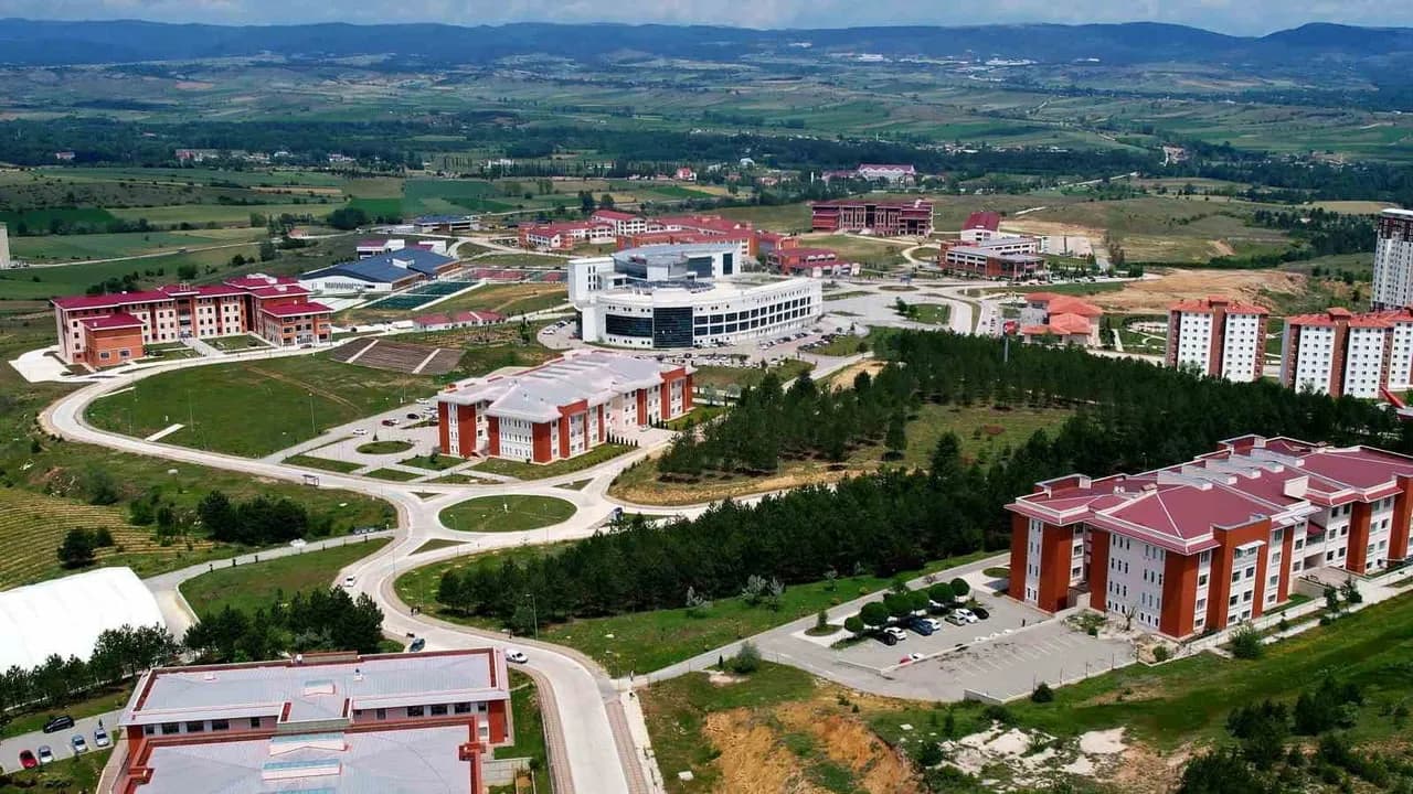 Öğrenci projeleriyle iklim gündemine giren Kastamonu Üniversitesi ilk üçte
