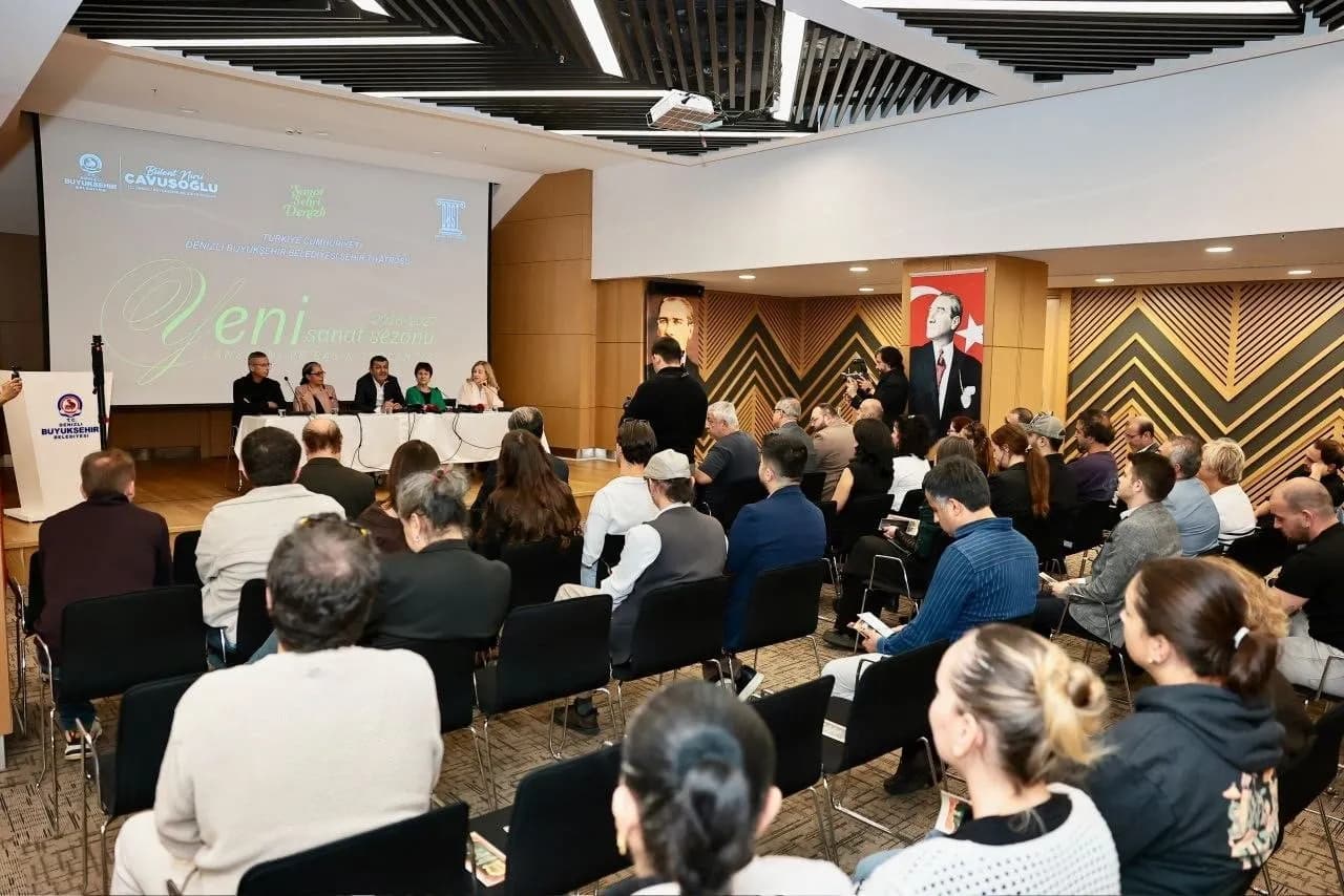 Denizli tiyatrosu yeni sezonu 'Geç Kalanlar'la açıyor