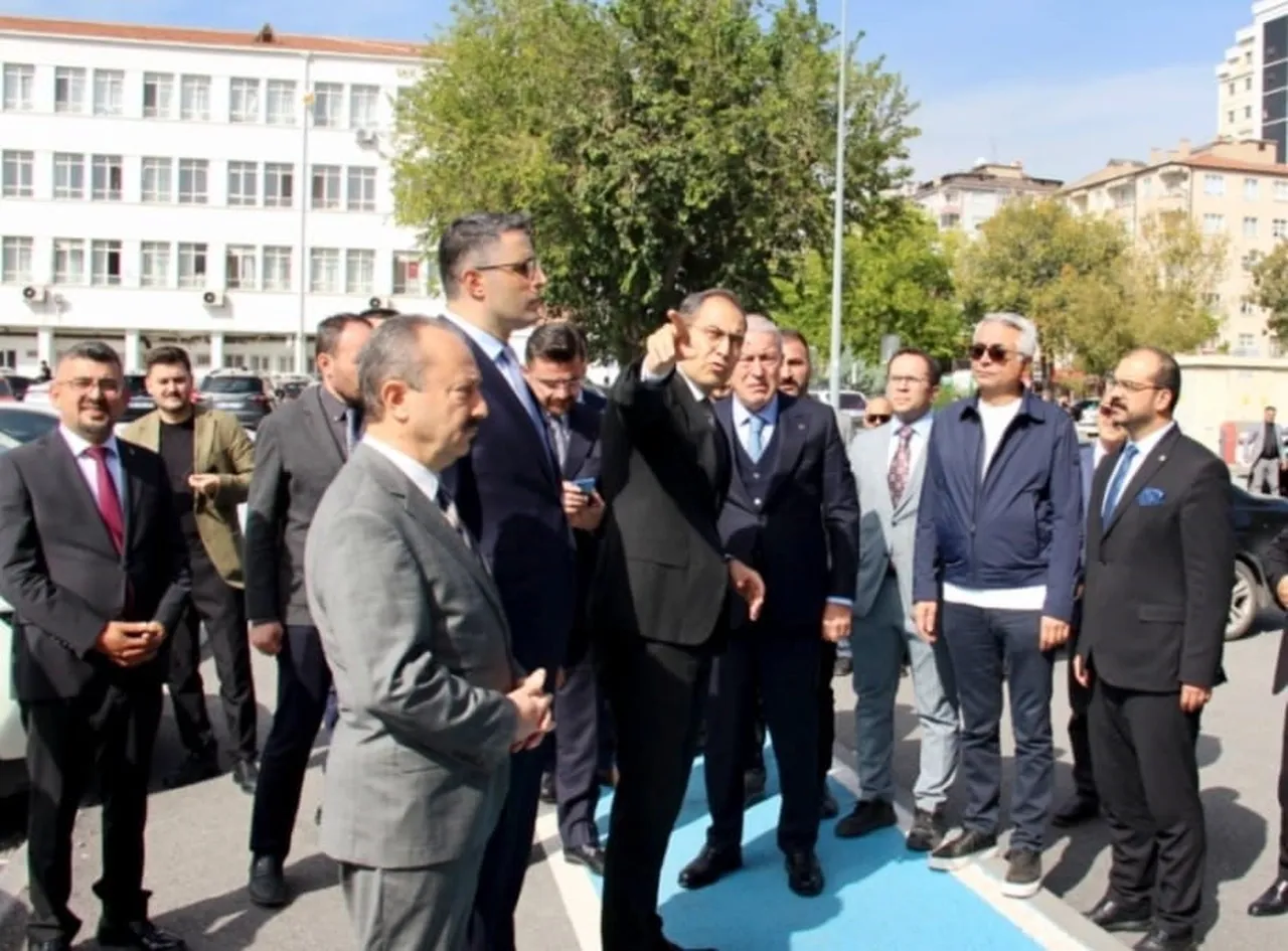 Hastane yatırımlarını yerinde inceledi: Hulusi Akar'ın Kayseri Devlet Hastanesi ziyareti
