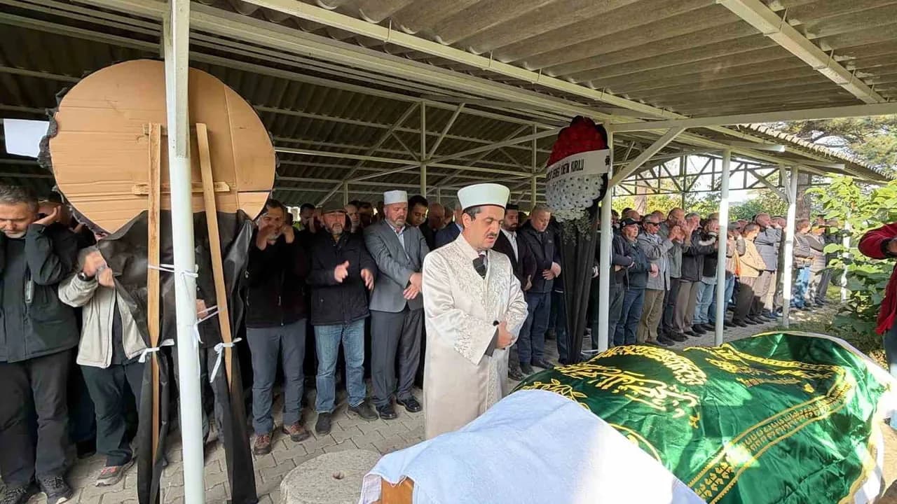 Düzce'de görev başında hayatını kaybeden muhabir Levent Öztürk uğurlandı