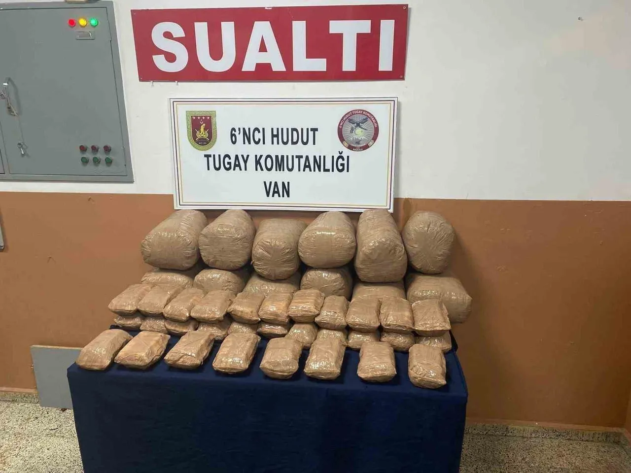 Van hudut hattında yürütülen aramada 516 bin 727 gram uyuşturucu bulundu