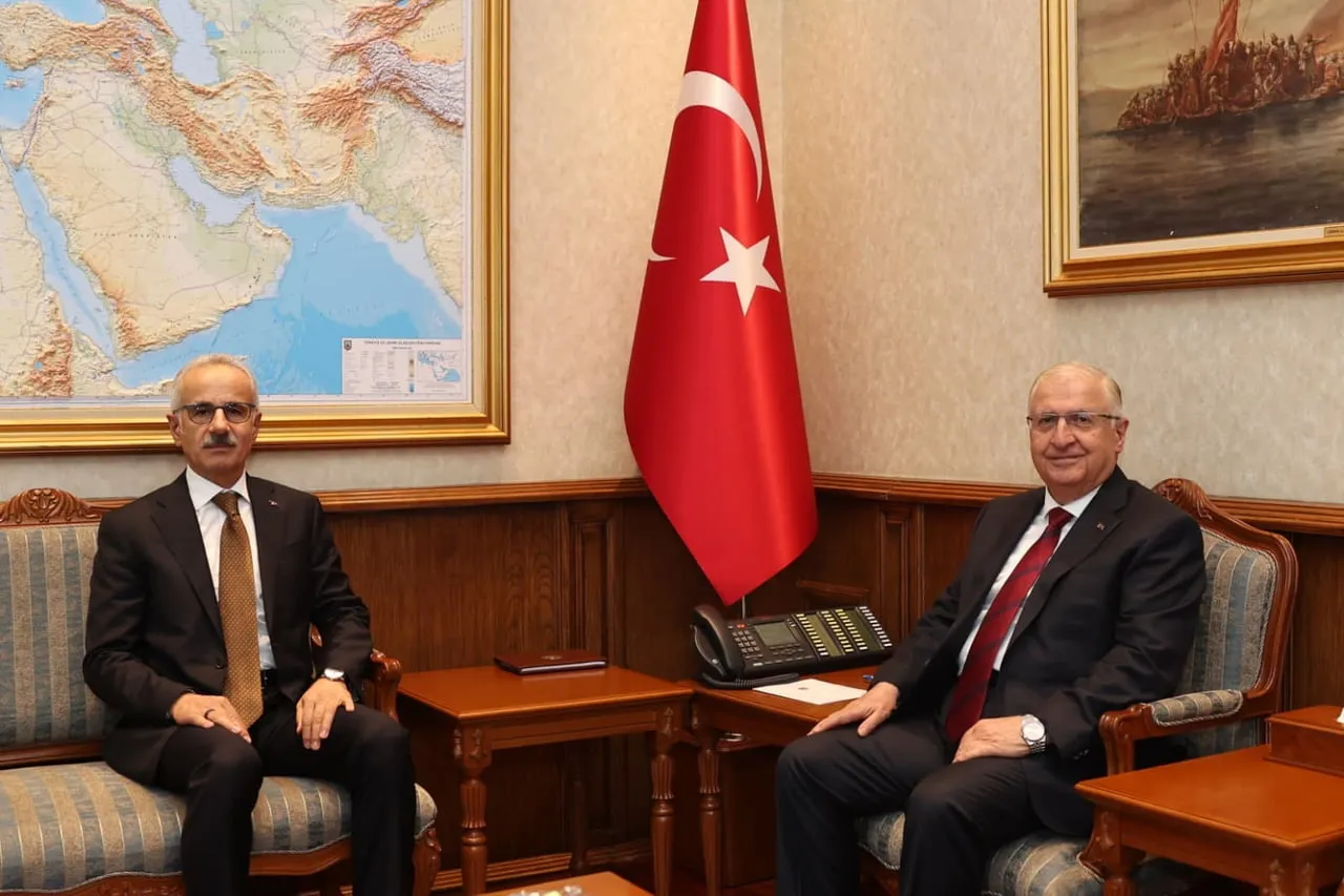 Savunma ve ulaşım gündemi milli savunma bakanlığında masaya yatırıldı