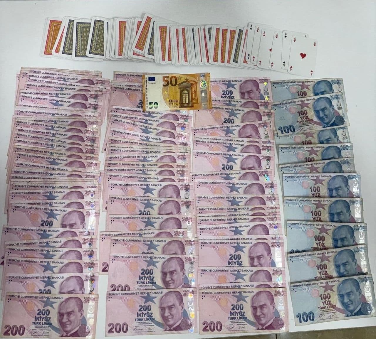 Çarşamba'da iş yerinde kumar baskını: 5 kişiye 58 bin 20 lira ceza