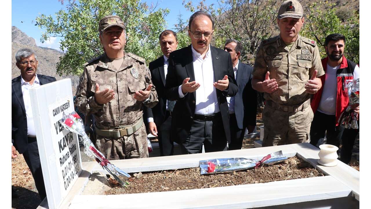 Siirt'in Daltepe ve Kalkancık köylerinde PKK'lı teröristlerin katlettiği 37 kişi anıldı