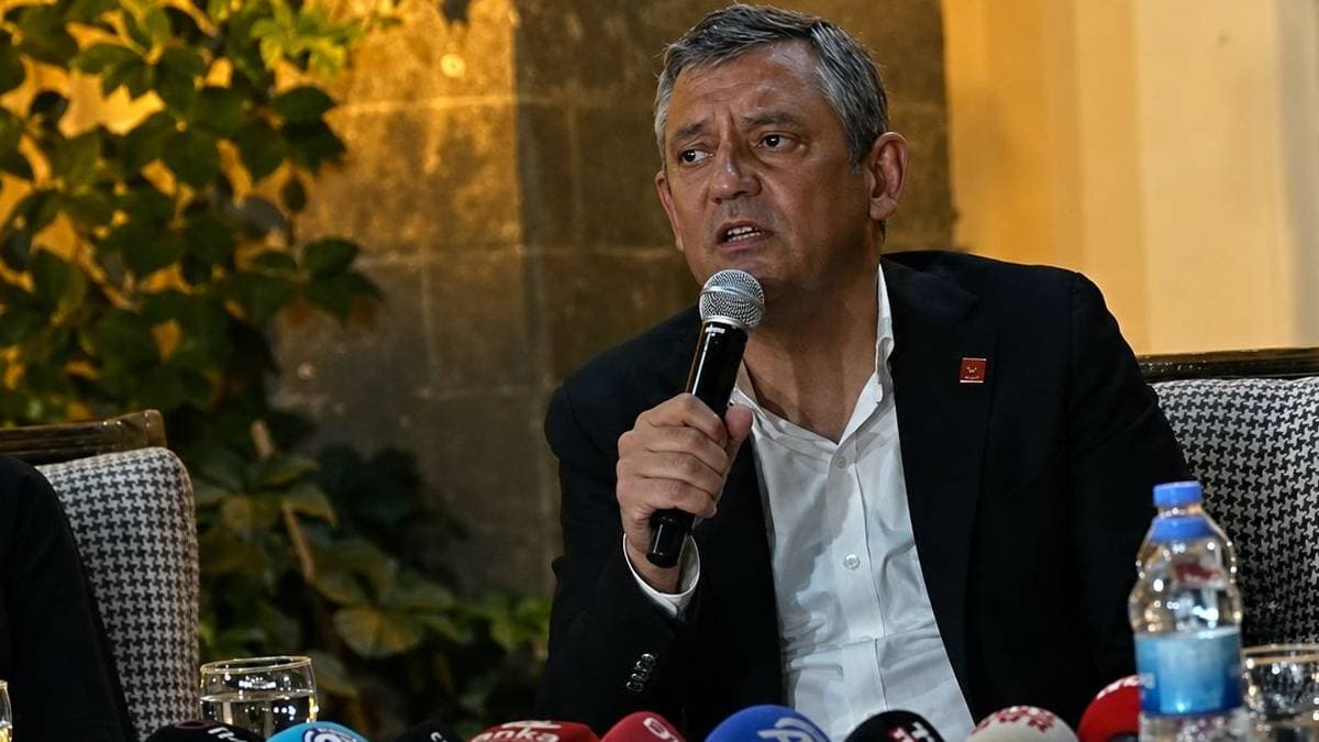 Özel'den Manisa'daki kazada hayatını kaybedenler için taziye