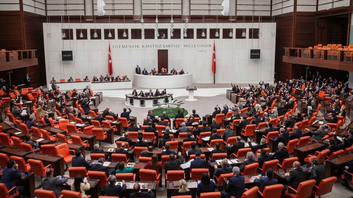 Meclis'te yeni yasama yılı başlıyor: Gündemde fon krizi var