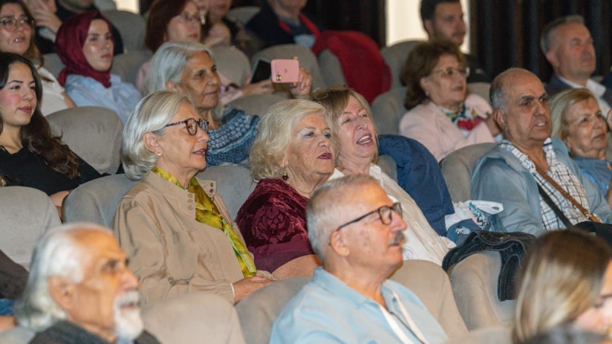 İzmir İleri Yaş Sempozyumu’nda afetlere hazırlık gündemi
