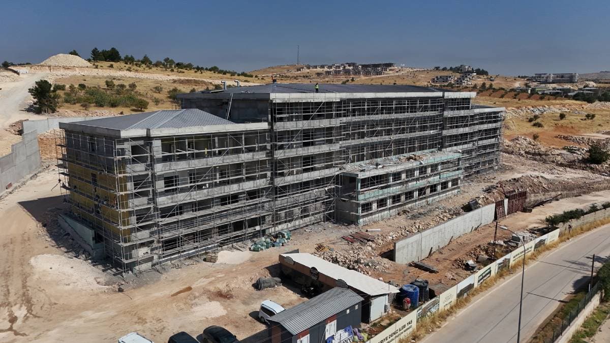 Bakan Göktaş, Hayriye Deniz İleri Yaş Bakım Ve Rehabilitasyon Merkezi’nde incelemelerde bulundu