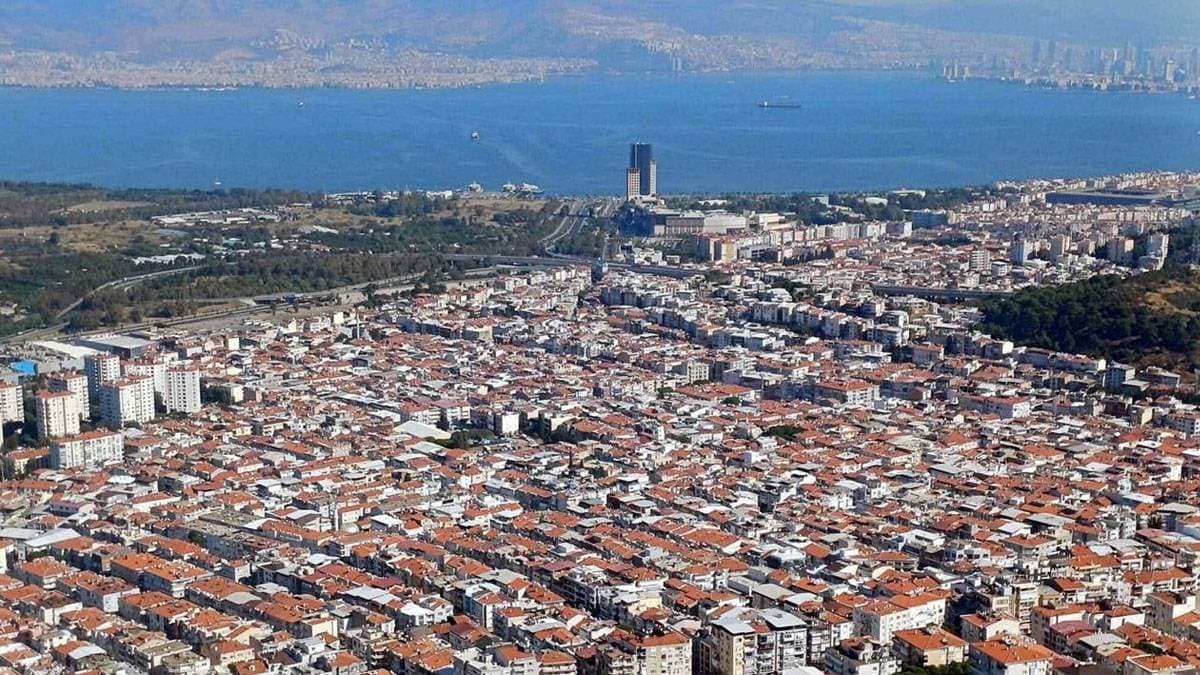 Prof. Dr. Kılıç'tan İzmir için kritik uyarı: Binaların yüzde 50’si 1999 öncesi