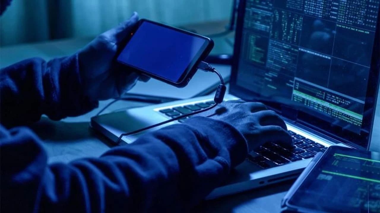 Dünya çağında güvenlik açığı: İnternet sitelerinin erişimi askıya alındı