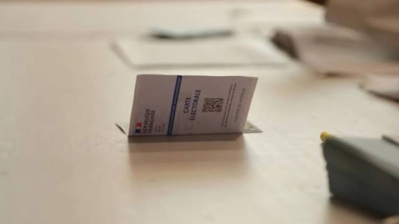 Fransa’da sosyal demokratların ön seçiminde oylama siber saldırı nedeniyle uzatıldı