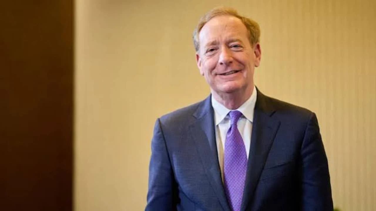 Microsoft Başkanı Smith: Marketteki süt paketi yapay zekâdan daha fazla denetleniyor